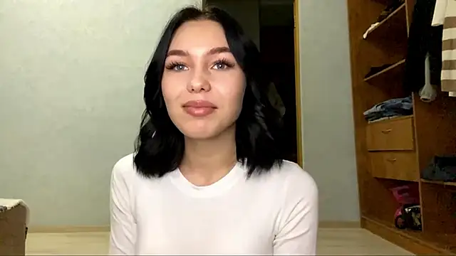 Snapshot of LonnaStehlik chatting on November 5, 2025, 6:55 pm LonnaStehlik online show from November 5, 2025, 6:55 pm