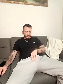 Snapshot of snncdgn chatting on December 20, 2025, 9:39 pm snncdgn online show from December 20, 2025, 9:39 pm