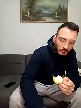 Snapshot of snncdgn chatting on November 17, 2025, 5:28 pm snncdgn online show from November 17, 2025, 5:28 pm