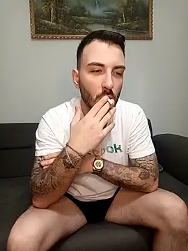 Snapshot of snncdgn chatting on December 2, 2025, 9:27 pm snncdgn online show from December 2, 2025, 9:27 pm