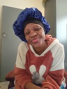 Snapshot of Mommy_Sienna chatting on June 1, 2026, 6:13 am Mommy Sienna online show from June 1, 2026, 6:13 am