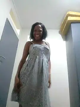 Snapshot of Mommy_Sienna chatting on November 26, 2025, 9:26 pm Mommy Sienna online show from November 26, 2025, 9:26 pm