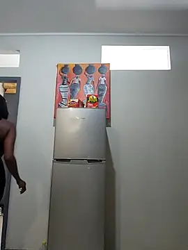 Snapshot of Mommy_Sienna chatting on December 3, 2025, 6:25 am Mommy Sienna online show from December 3, 2025, 6:25 am