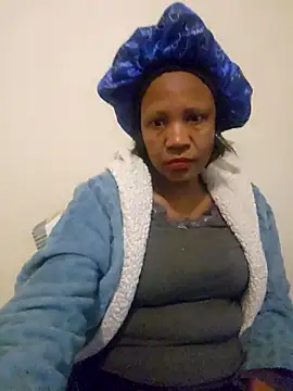 Snapshot of Mommy_Sienna chatting on April 29, 2026, 7:53 pm Mommy Sienna online show from April 29, 2026, 7:53 pm