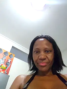 Snapshot of Mommy_Sienna chatting on November 23, 2025, 1:15 am Mommy Sienna online show from November 23, 2025, 1:15 am