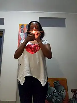 Snapshot of Mommy_Sienna chatting on November 28, 2025, 9:59 pm Mommy Sienna online show from November 28, 2025, 9:59 pm