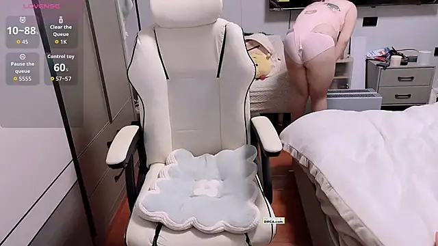 Snapshot of Chayka_21 chatting on January 17, 2026, 2:20 pm Chayka 21 online show from January 17, 2026, 2:20 pm