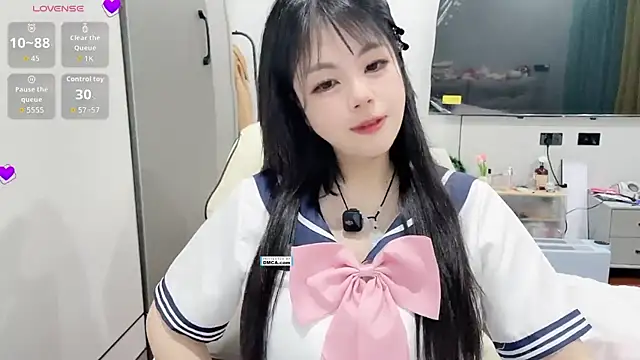 Snapshot of Chayka_21 chatting on December 18, 2025, 1:37 pm Chayka 21 online show from December 18, 2025, 1:37 pm