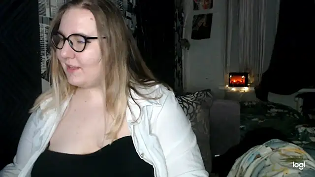 Snapshot of SecretGoddesss chatting on November 12, 2025, 3:05 pm SecretGoddesss online show from November 12, 2025, 3:05 pm