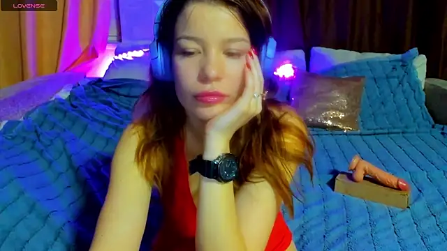 Eva purrr  online show from April 15, 2026, 1:22 am