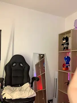 violettabond online show from January 17, 2026, 12:42 pm