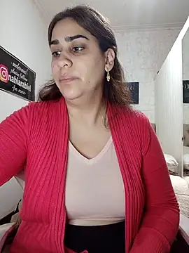 nahiarabiel33 online show from April 8, 2026, 5:25 pm