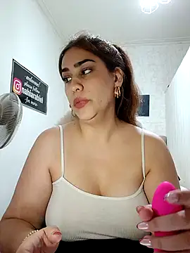 Snapshot of nahiarabiel33 chatting on December 22, 2025, 1:39 am nahiarabiel33 online show from December 22, 2025, 1:39 am