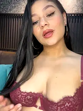 ValeriaMonet online show from November 18, 2025, 7:39 pm