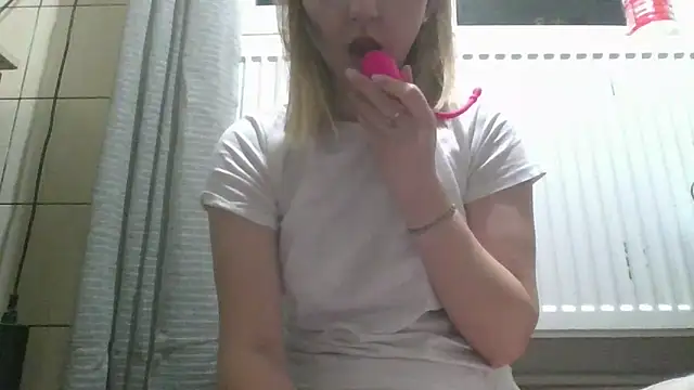 dirty sasha00 online show from April 17, 2026, 2:36 am