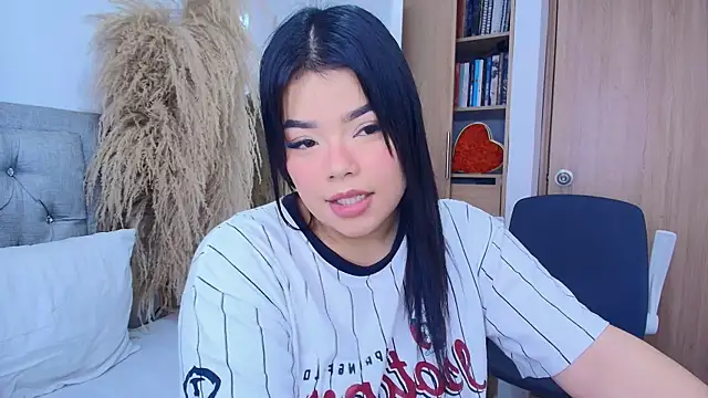 Snapshot of annie__20 chatting on April 2, 2026, 3:51 pm annie 20 online show from April 2, 2026, 3:51 pm