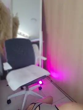 annie  20 online show from April 9, 2026, 6:58 pm