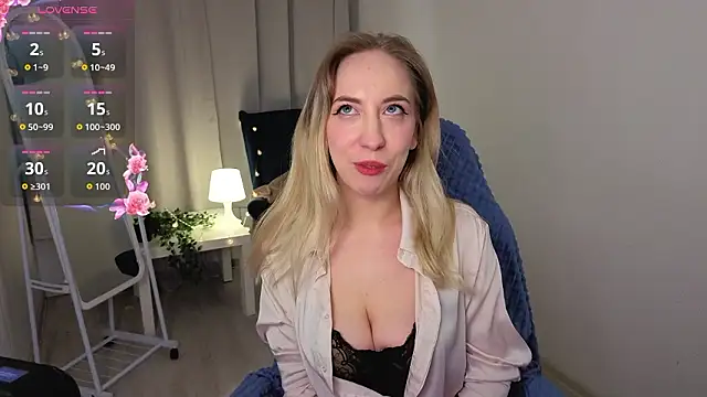 IsabelleBliz online show from February 22, 2026, 10:11 pm