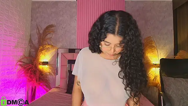 Snapshot of griselle_rousse chatting on June 1, 2026, 8:08 pm griselle rousse online show from June 1, 2026, 8:08 pm