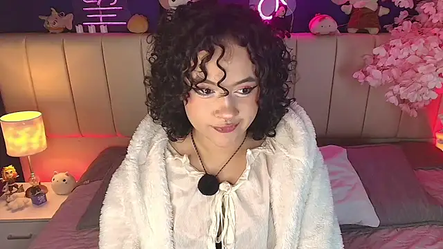 Snapshot of _sarahRose chatting on May 7, 2026, 4:17 am sarahRose online show from May 7, 2026, 4:17 am