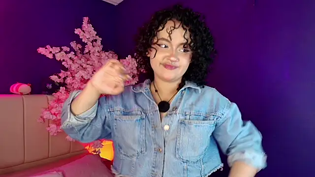 Snapshot of _sarahRose chatting on May 31, 2026, 4:18 am sarahRose online show from May 31, 2026, 4:18 am