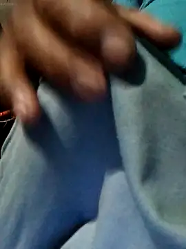 Alvaroz1992 online show from April 30, 2026, 3:13 am