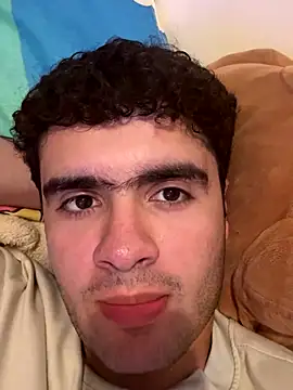 Snapshot of Leoncitooo987 chatting on November 14, 2025, 1:42 am Leoncitooo987 online show from November 14, 2025, 1:42 am