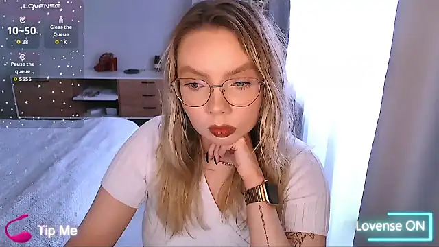 PolinaXXXXJones online show from February 28, 2026, 1:22 pm