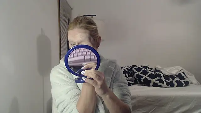 Savanah Banana  online show from January 15, 2026, 11:13 am