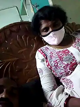 Snapshot of Couple1114 chatting on November 15, 2025, 3:49 pm Couple1114 online show from November 15, 2025, 3:49 pm