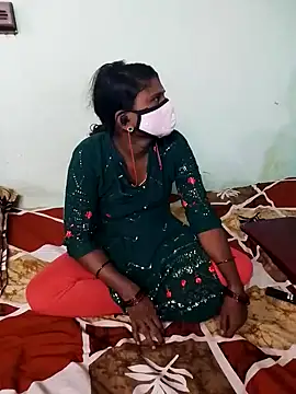 Snapshot of Couple1114 chatting on November 11, 2025, 7:58 am Couple1114 online show from November 11, 2025, 7:58 am