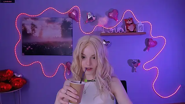 Snapshot of mia_starrr_ chatting on February 22, 2026, 7:59 pm mia starrr online show from February 22, 2026, 7:59 pm