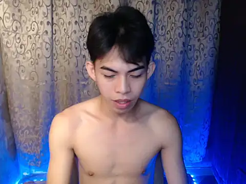 Urhotsilverboy online show from November 9, 2025, 3:54 am