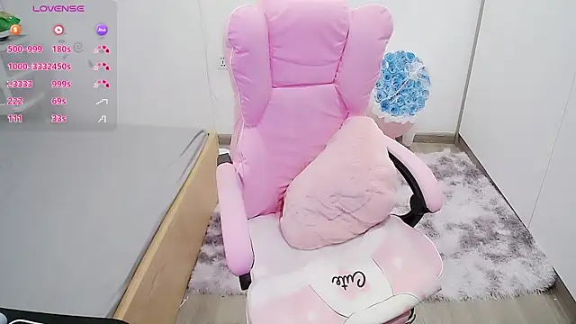 Snapshot of Fox_2k7 chatting on November 16, 2025, 1:05 pm Fox 2k7 online show from November 16, 2025, 1:05 pm