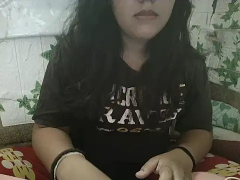 Snapshot of fluffy_raa chatting on July 8, 2026, 8:04 am fluffy raa online show from July 8, 2026, 8:04 am
