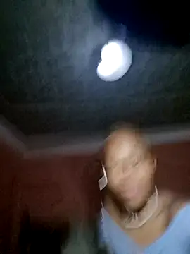 Snapshot of Prettyflowea chatting on November 8, 2025, 12:58 am Prettyflowea online show from November 8, 2025, 12:58 am