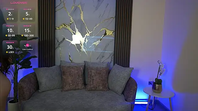 Snapshot of TessaaFox chatting on December 16, 2025, 12:09 pm TessaaFox online show from December 16, 2025, 12:09 pm