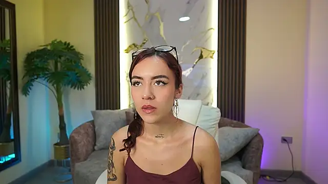 Snapshot of TessaaFox chatting on December 2, 2025, 11:34 am TessaaFox online show from December 2, 2025, 11:34 am