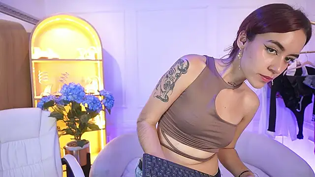 Snapshot of TessaaFox chatting on December 13, 2025, 8:04 pm TessaaFox online show from December 13, 2025, 8:04 pm