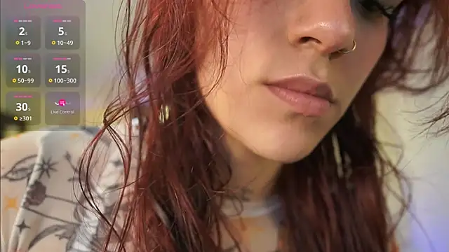 Snapshot of TessaaFox chatting on December 17, 2025, 11:48 am TessaaFox online show from December 17, 2025, 11:48 am