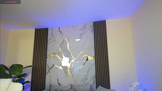 Snapshot of TessaaFox chatting on December 20, 2025, 11:35 am TessaaFox online show from December 20, 2025, 11:35 am