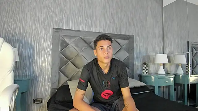 Dominic Burk online show from November 7, 2025, 7:40 pm