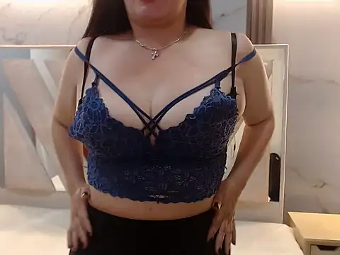 jesicaparkercf online show from November 11, 2025, 3:40 pm