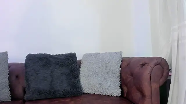 Niina26 online show from December 14, 2025, 3:24 am