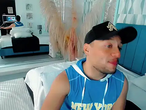 Snapshot of sebastian_cruz_ chatting on November 11, 2025, 7:30 pm sebastian cruz online show from November 11, 2025, 7:30 pm