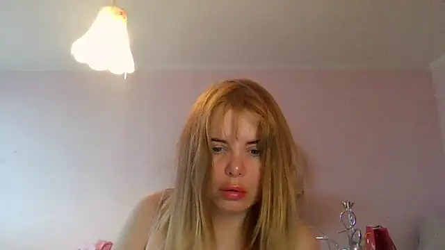 Snapshot of HornyElena chatting on December 22, 2025, 1:33 pm HornyElena online show from December 22, 2025, 1:33 pm