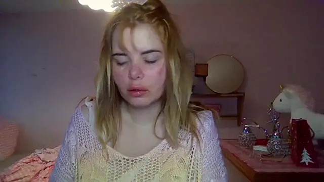 Snapshot of HornyElena chatting on December 21, 2025, 2:41 pm HornyElena online show from December 21, 2025, 2:41 pm