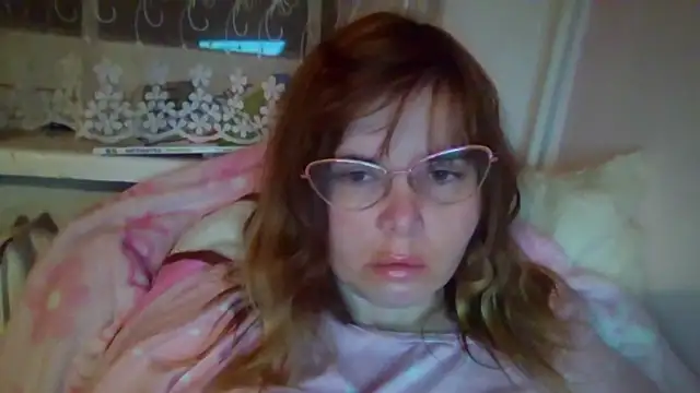 Snapshot of HornyElena chatting on December 4, 2025, 9:14 pm HornyElena online show from December 4, 2025, 9:14 pm