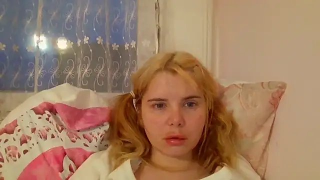 Snapshot of HornyElena chatting on January 12, 2026, 3:30 pm HornyElena online show from January 12, 2026, 3:30 pm