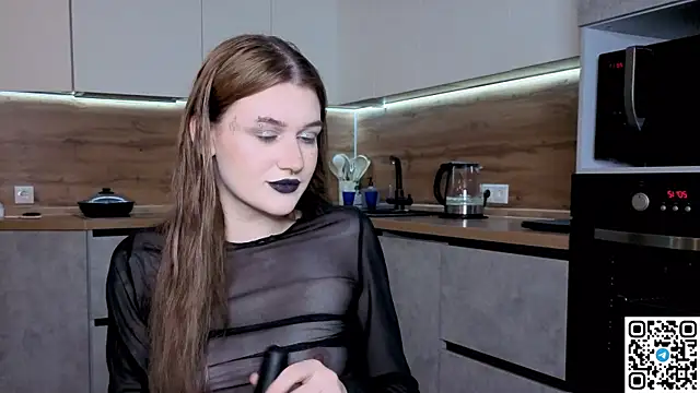 Snapshot of eshleeygreen chatting on April 24, 2026, 5:15 pm eshleeygreen online show from April 24, 2026, 5:15 pm
